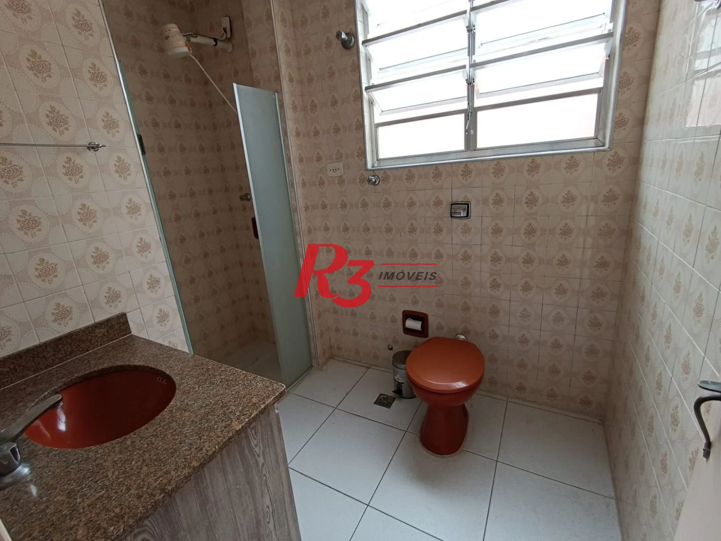 Apartamento com 2 dormitórios à venda, 70 m² por R$ 349.900,00 - Boqueirão - Santos/SP
