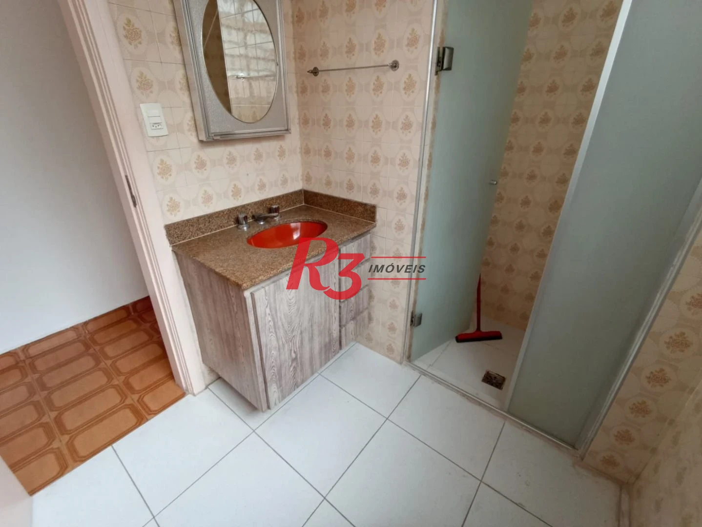 Apartamento com 2 dormitórios à venda, 70 m² por R$ 349.900,00 - Boqueirão - Santos/SP