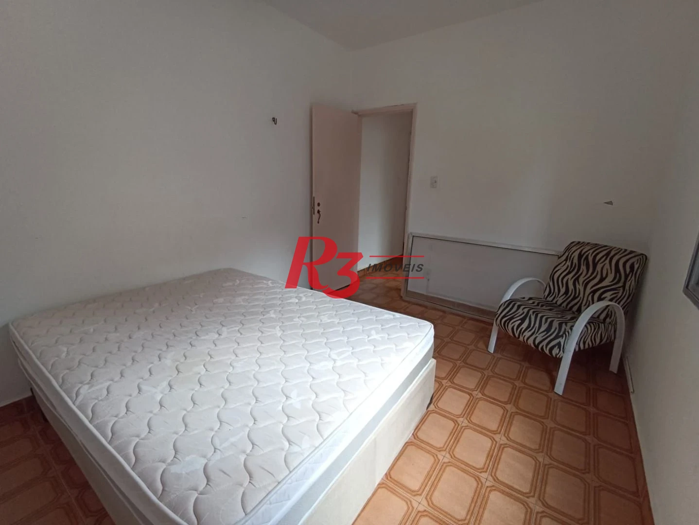 Apartamento com 2 dormitórios à venda, 70 m² por R$ 349.900,00 - Boqueirão - Santos/SP