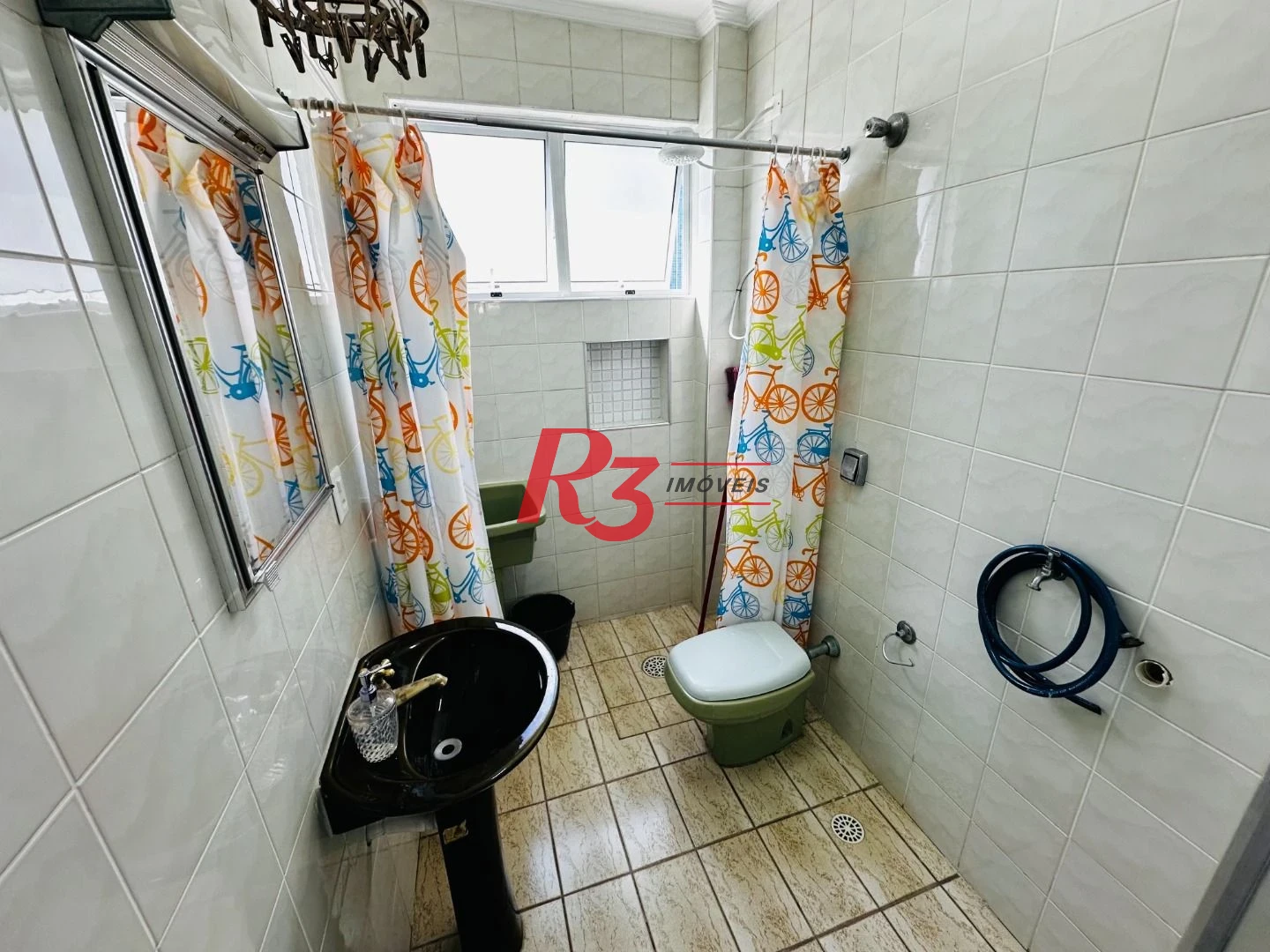 Kitnet com 1 dormitório para alugar, 35 m² por R$ 3.000,00/mês - Gonzaga - Santos/SP