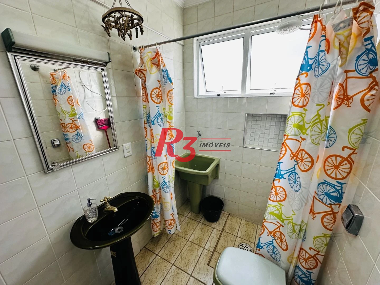 Kitnet com 1 dormitório para alugar, 35 m² por R$ 3.000,00/mês - Gonzaga - Santos/SP