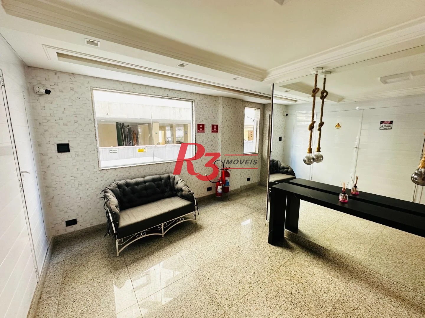 Kitnet com 1 dormitório para alugar, 35 m² por R$ 3.000,00/mês - Gonzaga - Santos/SP