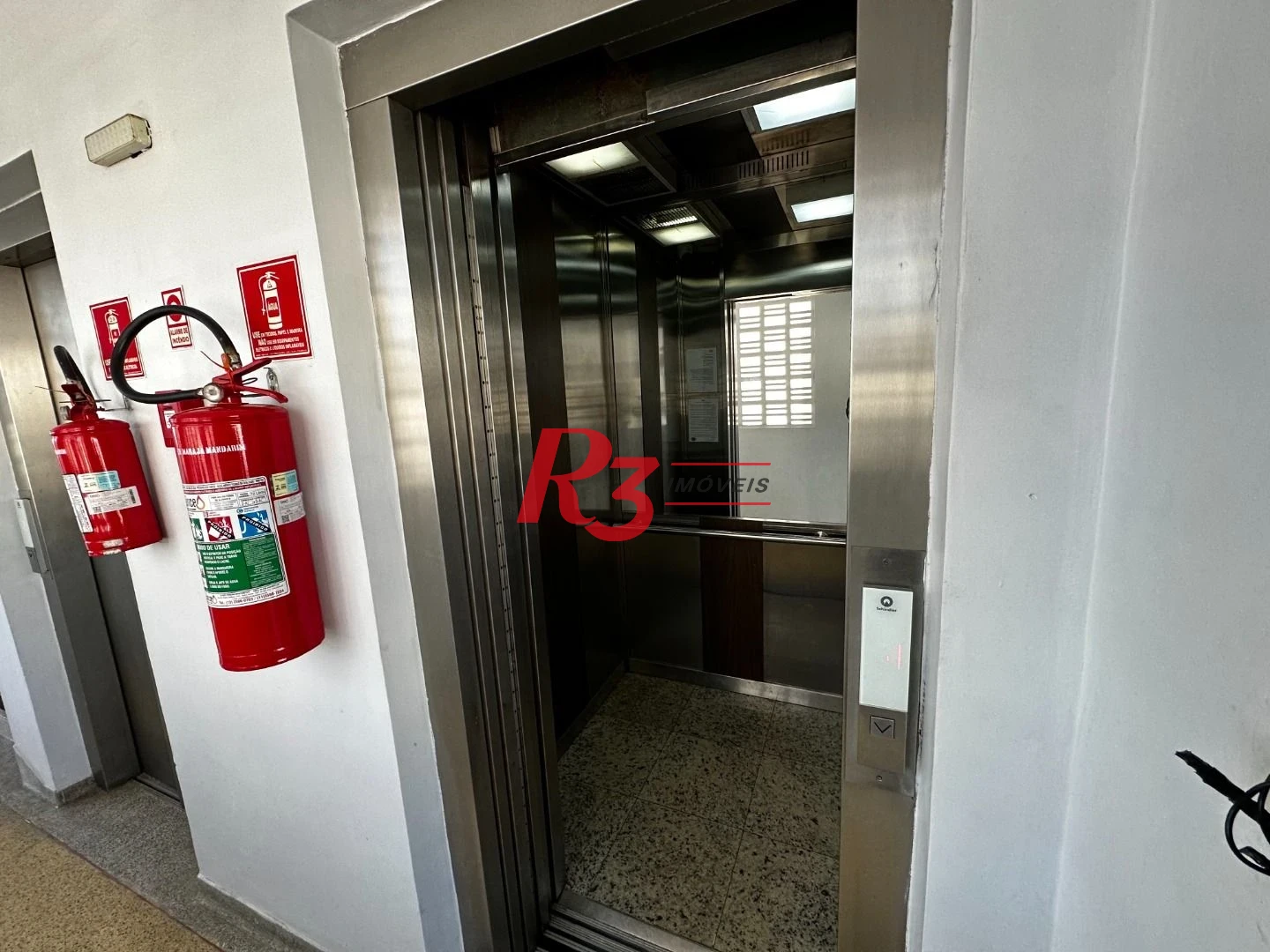 Kitnet com 1 dormitório para alugar, 35 m² por R$ 3.000,00/mês - Gonzaga - Santos/SP