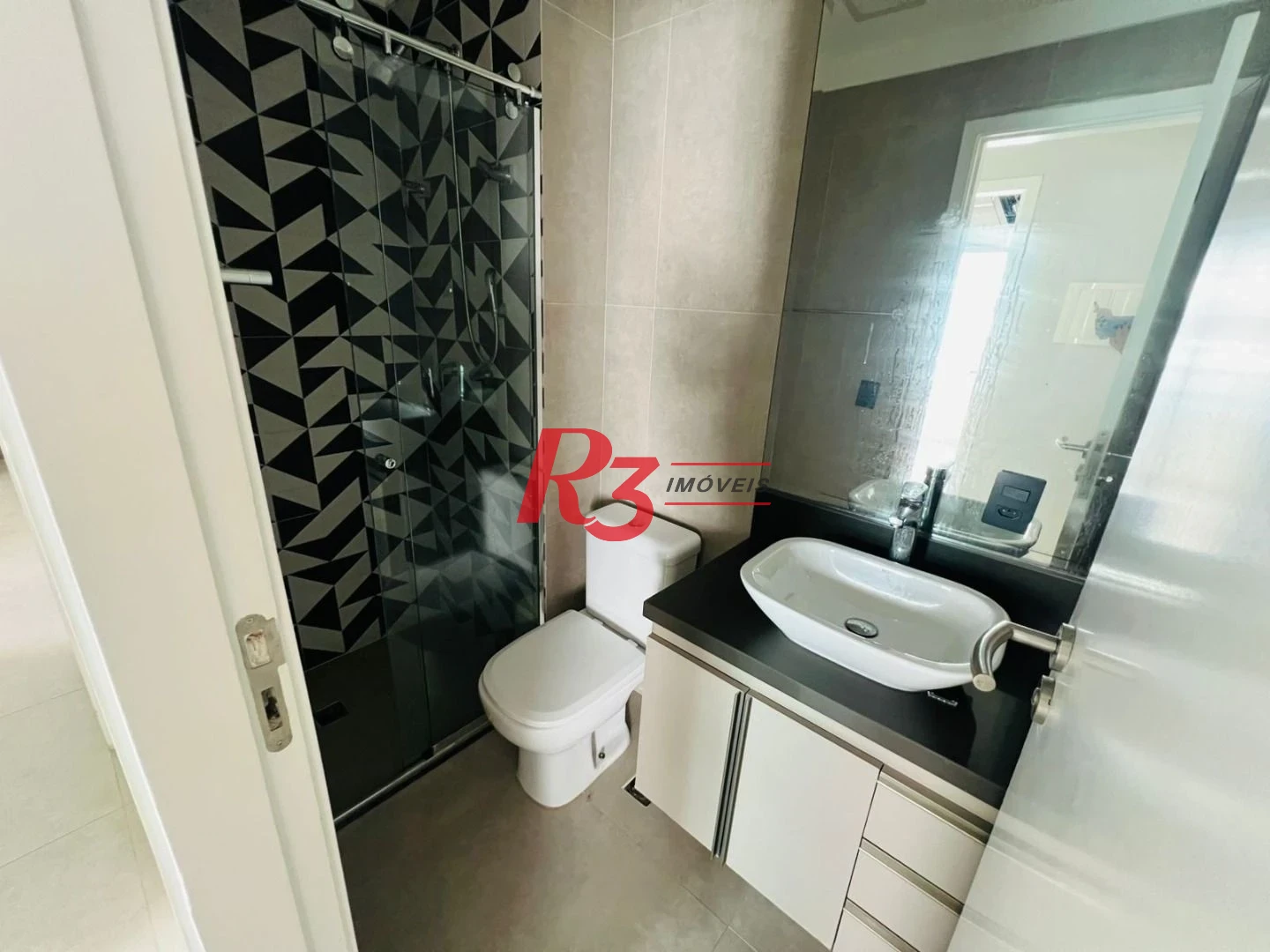 Apartamento com 2 dormitórios à venda, 73 m² por R$ 700.000,00 - José Menino - Santos/SP
