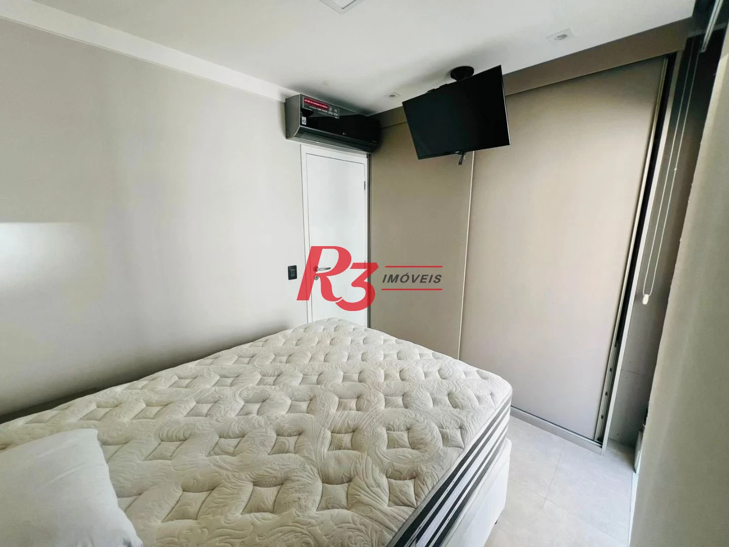Apartamento com 2 dormitórios à venda, 73 m² por R$ 700.000,00 - José Menino - Santos/SP