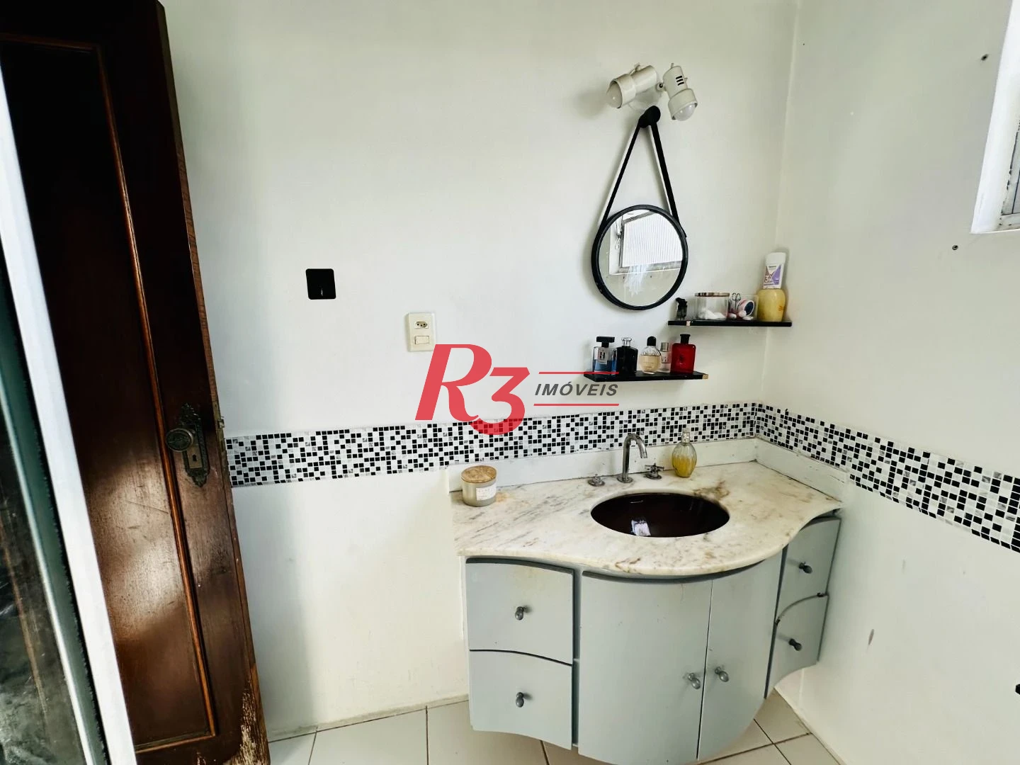 Apartamento com 3 dormitórios à venda, 175 m² por R$ 998.000,00 - Gonzaga - Santos/SP