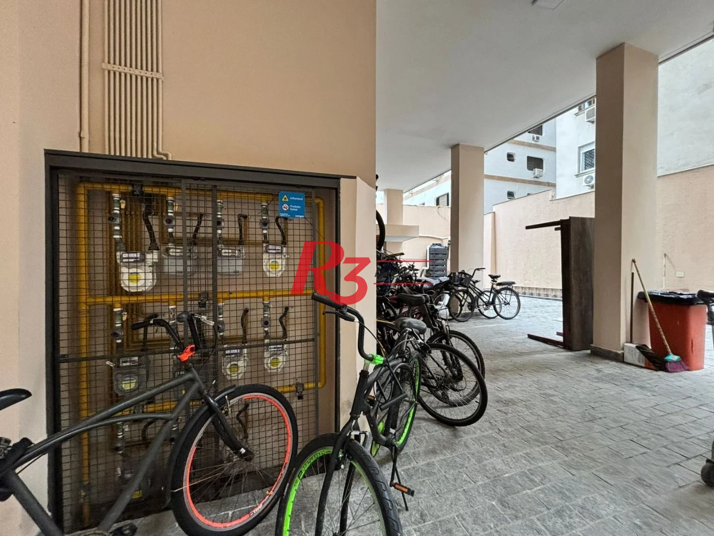 Apartamento com 2 dormitórios à venda, 120 m² por R$ 850.000,00 - Gonzaga - Santos/SP