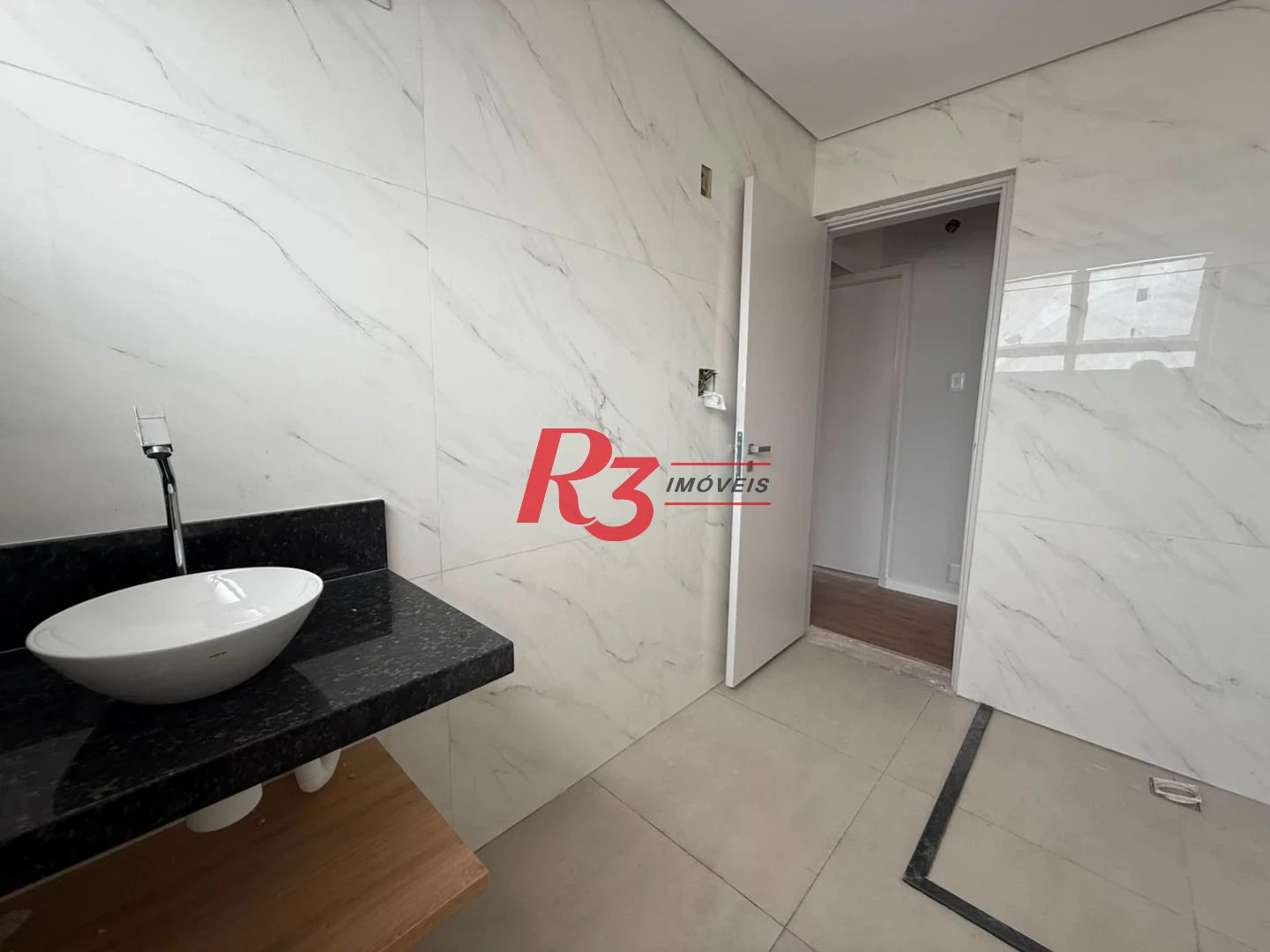 Apartamento com 2 dormitórios à venda, 120 m² por R$ 850.000,00 - Gonzaga - Santos/SP