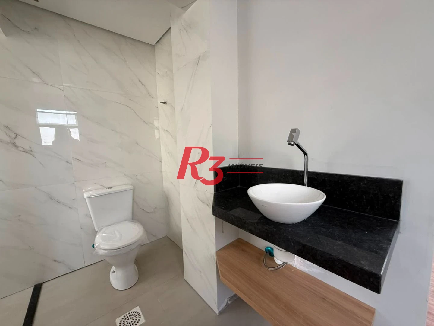 Apartamento com 2 dormitórios à venda, 120 m² por R$ 850.000,00 - Gonzaga - Santos/SP
