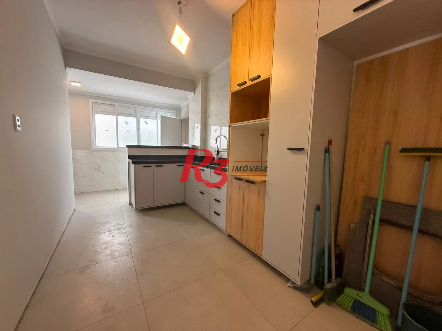 Apartamento com 2 dormitórios à venda, 120 m² por R$ 850.000,00 - Gonzaga - Santos/SP