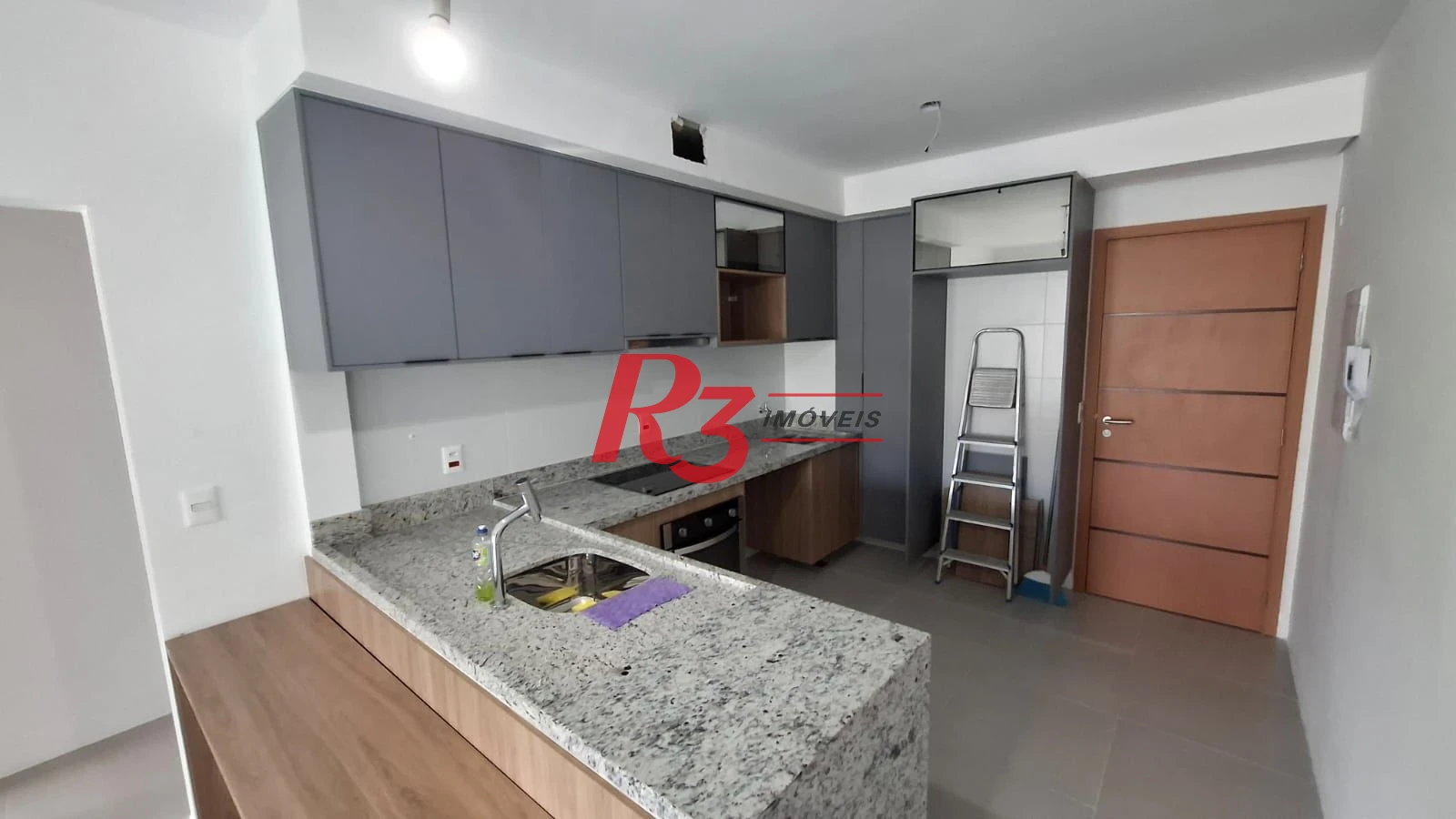Apartamento com 2 dormitórios para alugar, 65 m² por R$ 6.300/mês - Vila Rica - Santos/SP