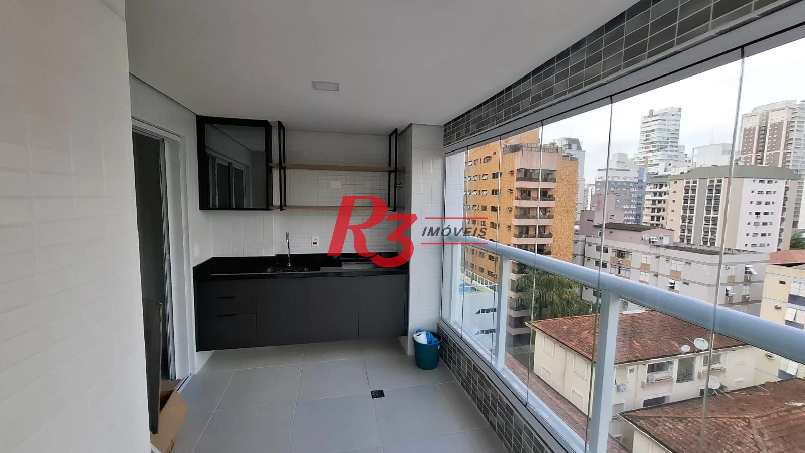 Apartamento com 2 dormitórios para alugar, 65 m² por R$ 6.300/mês - Vila Rica - Santos/SP