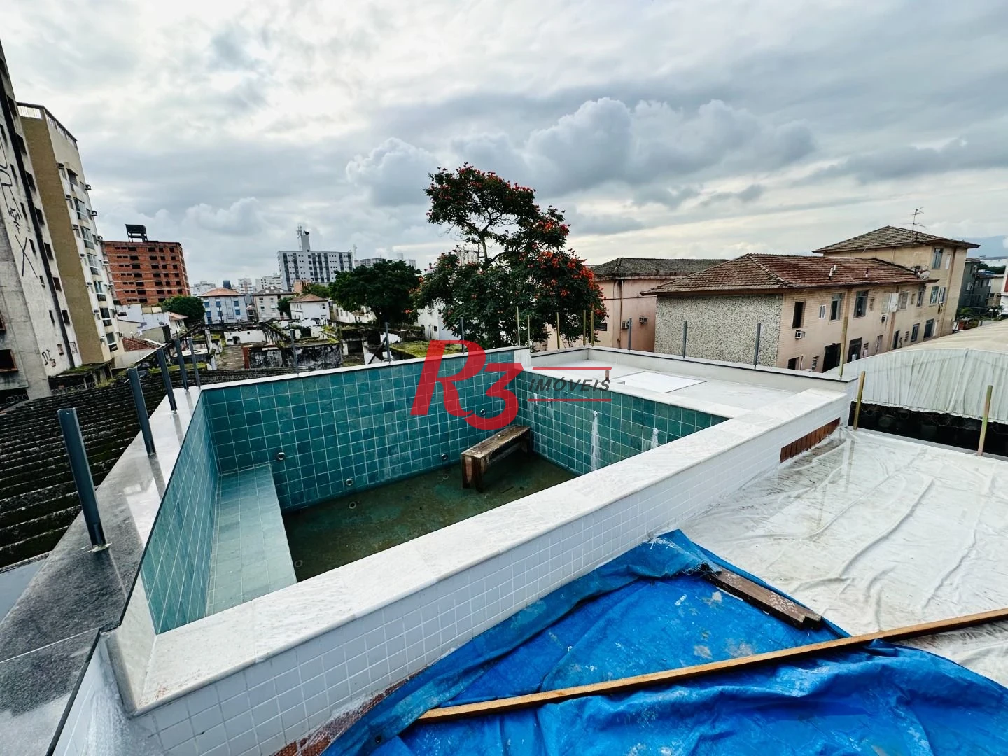 Casa com 2 dormitórios à venda, 110 m² por R$ 980.000,00 - Embaré - Santos/SP