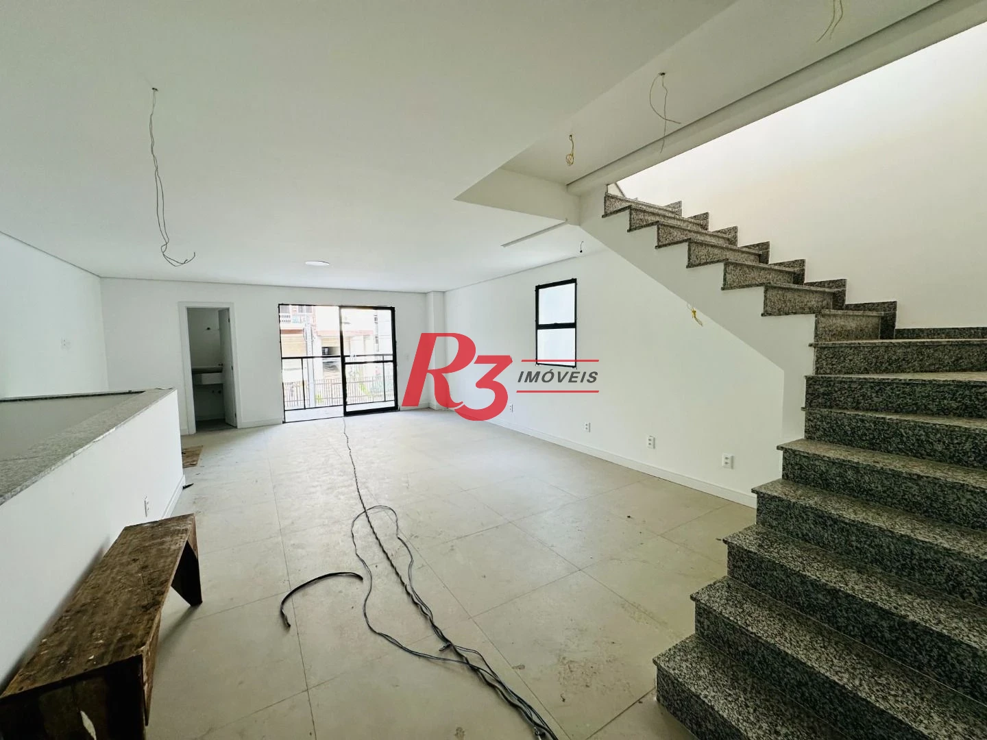 Casa com 2 dormitórios à venda, 110 m² por R$ 980.000,00 - Embaré - Santos/SP