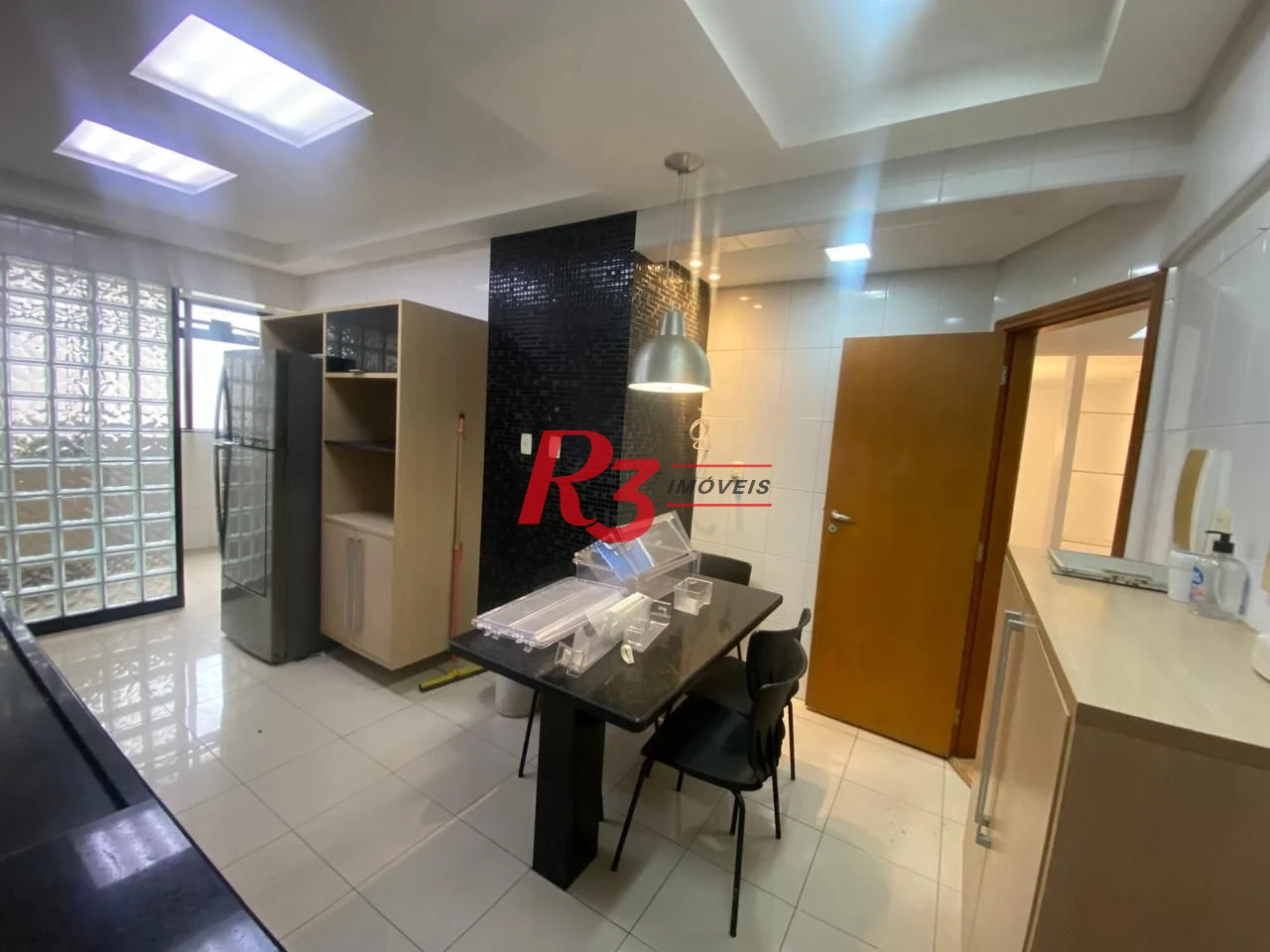 Apartamento com 3 dormitórios para alugar, 160 m² por R$ 7.500,00/mês - Gonzaga - Santos/SP