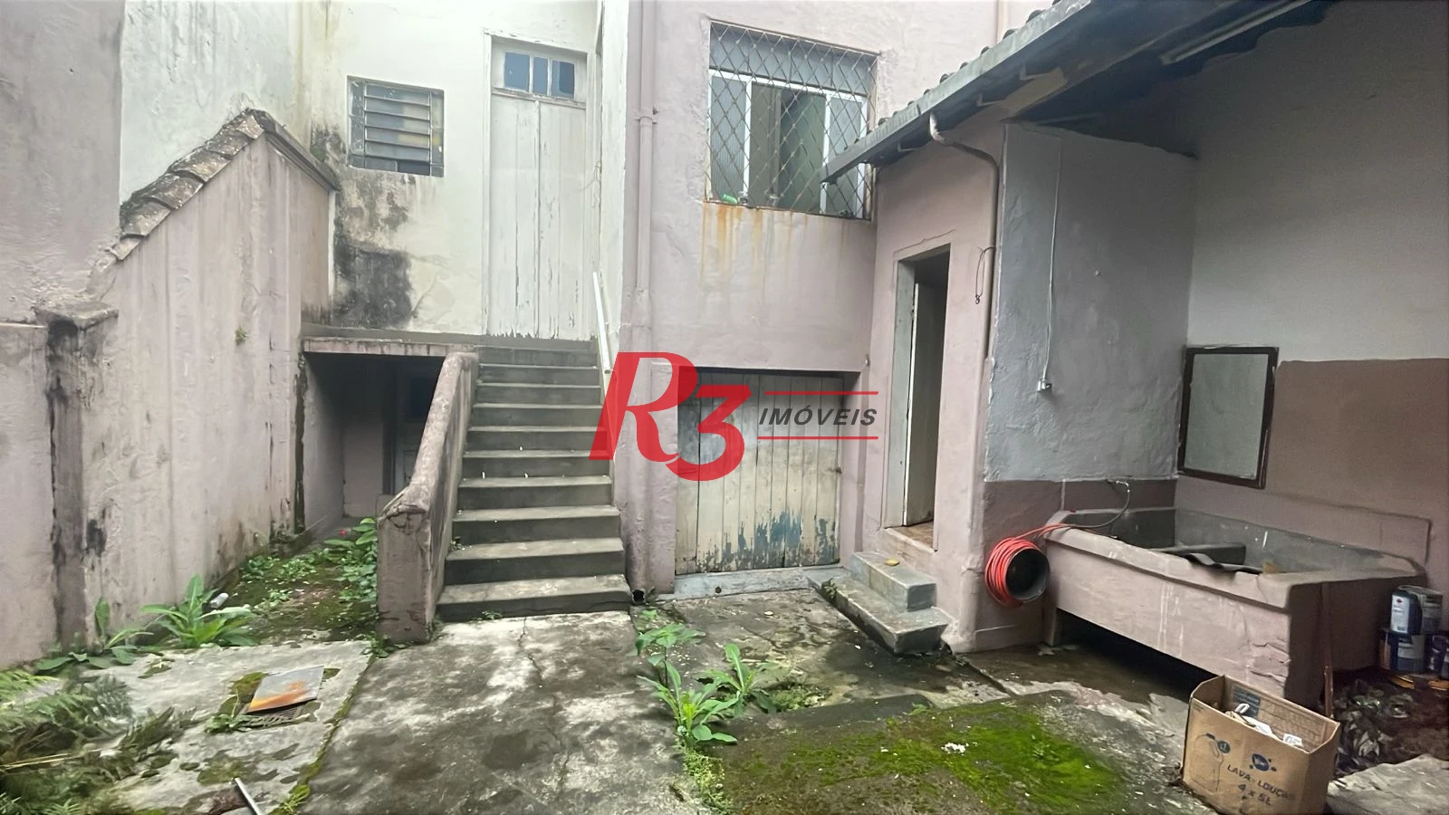 Sobrado com 2 dormitórios à venda, 280 m² por R$ 980.000,00 - Vila Mathias - Santos/SP