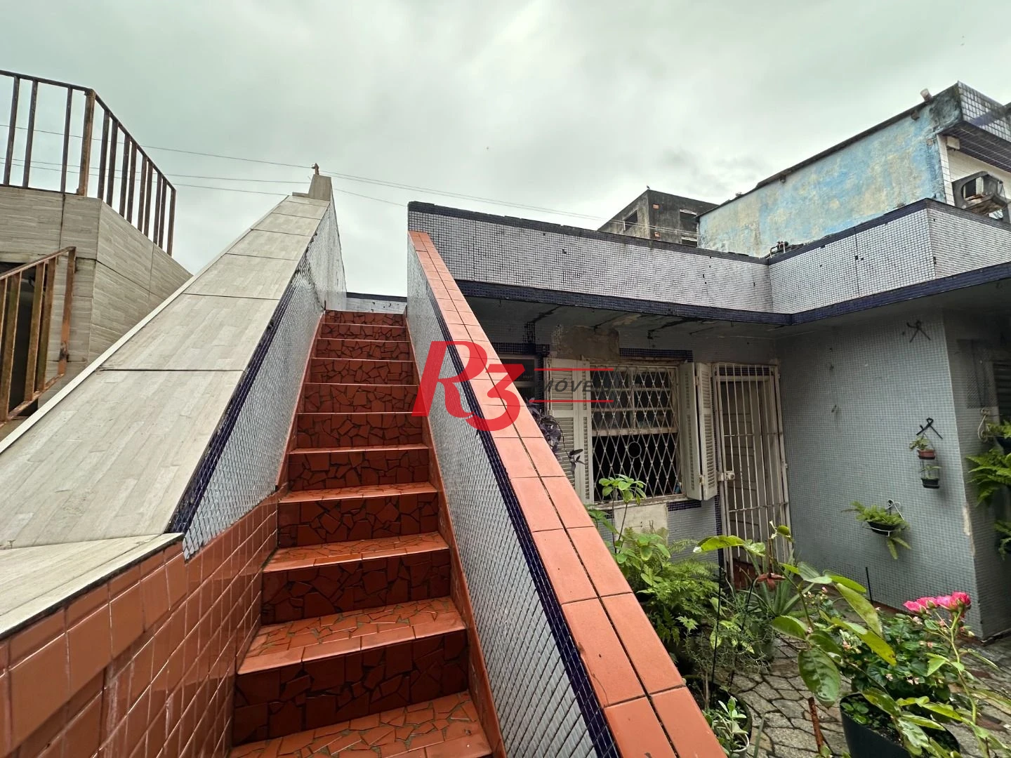 Sobrado com 3 dormitórios para alugar, 160 m² por R$ 15.000,00/mês - Vila Matias - Santos/SP
