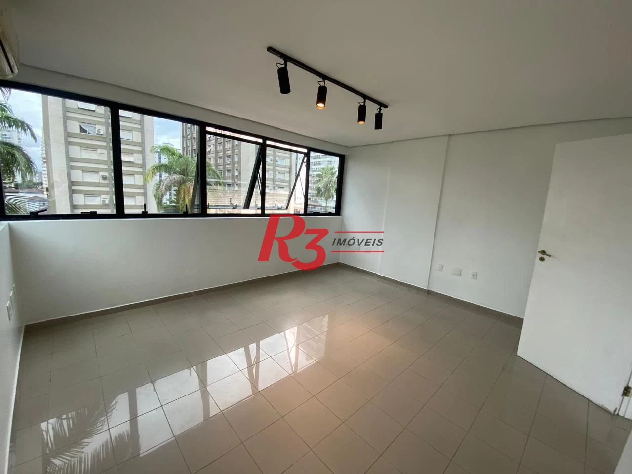 Conjunto para alugar, 66 m² por R$ 4.000,01/mês - Gonzaga - Santos/SP