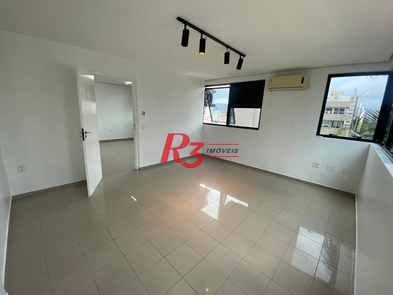 Conjunto para alugar, 66 m² por R$ 4.000,01/mês - Gonzaga - Santos/SP
