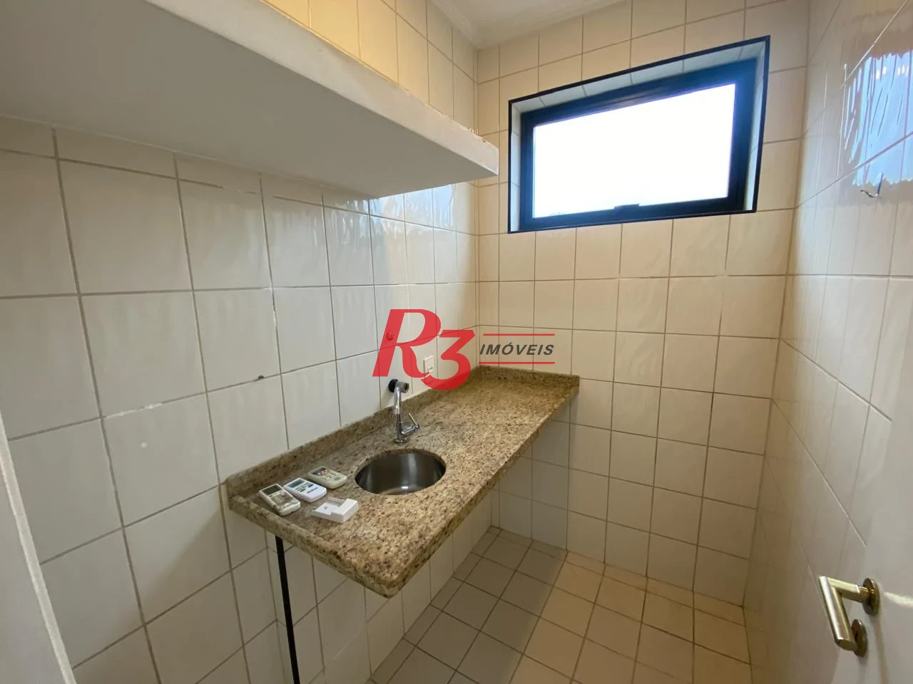 Conjunto para alugar, 66 m² por R$ 4.000,01/mês - Gonzaga - Santos/SP