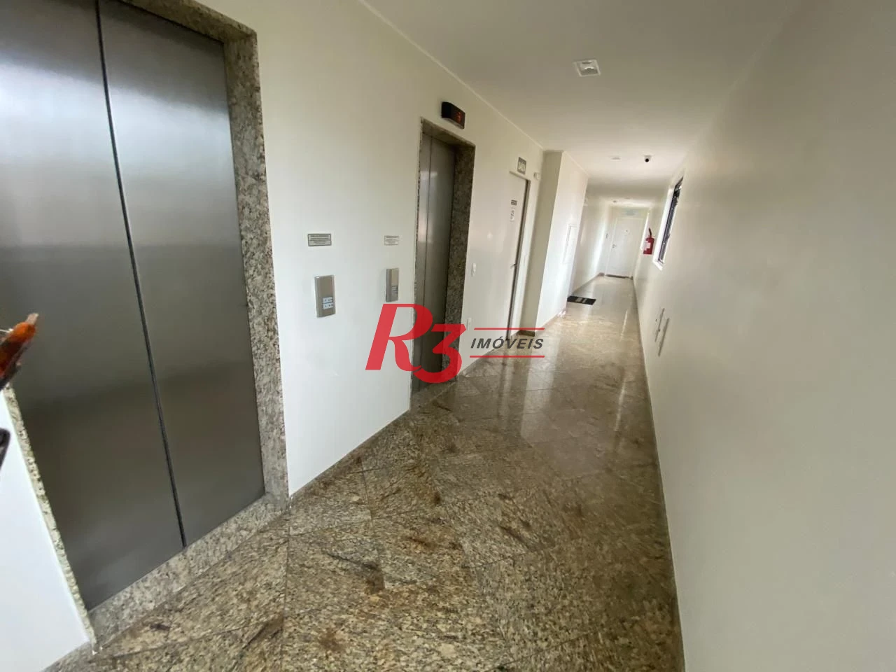 Conjunto para alugar, 66 m² por R$ 4.000,01/mês - Gonzaga - Santos/SP