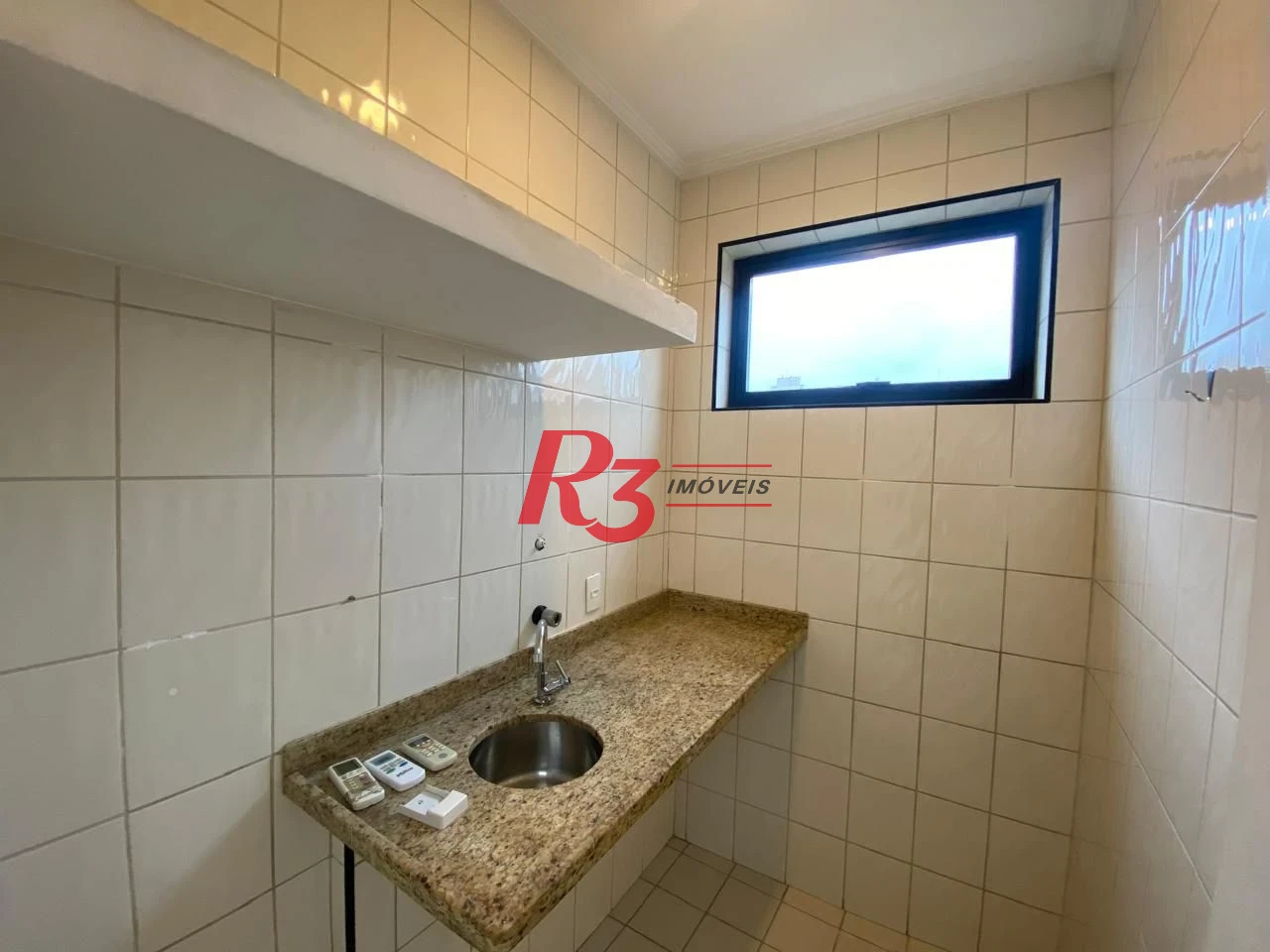Conjunto para alugar, 66 m² por R$ 4.000,01/mês - Gonzaga - Santos/SP