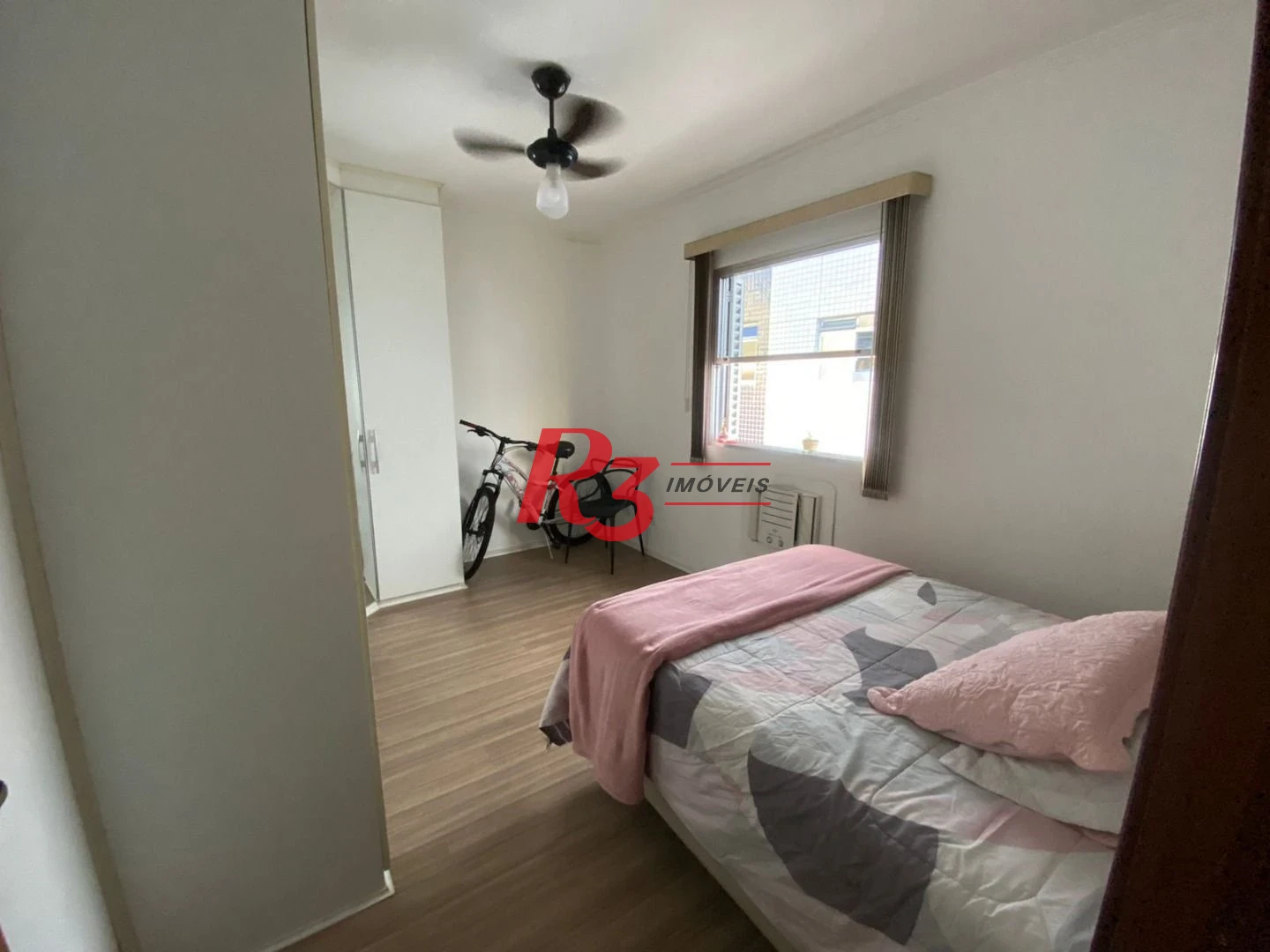 Apartamento com 2 dormitórios à venda, 67 m² por R$ 375.000,00 - Marapé - Santos/SP