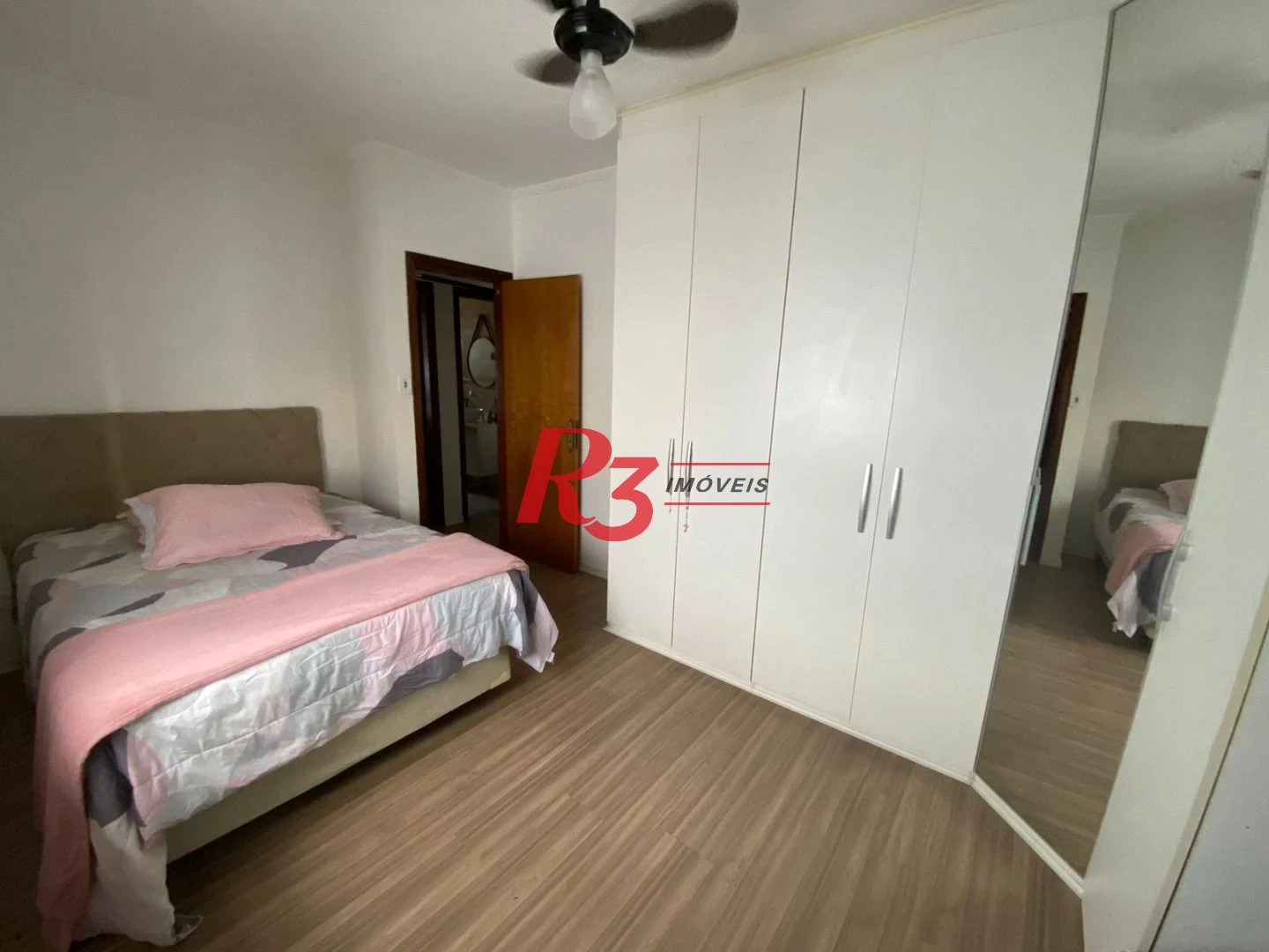 Apartamento com 2 dormitórios à venda, 67 m² por R$ 375.000,00 - Marapé - Santos/SP