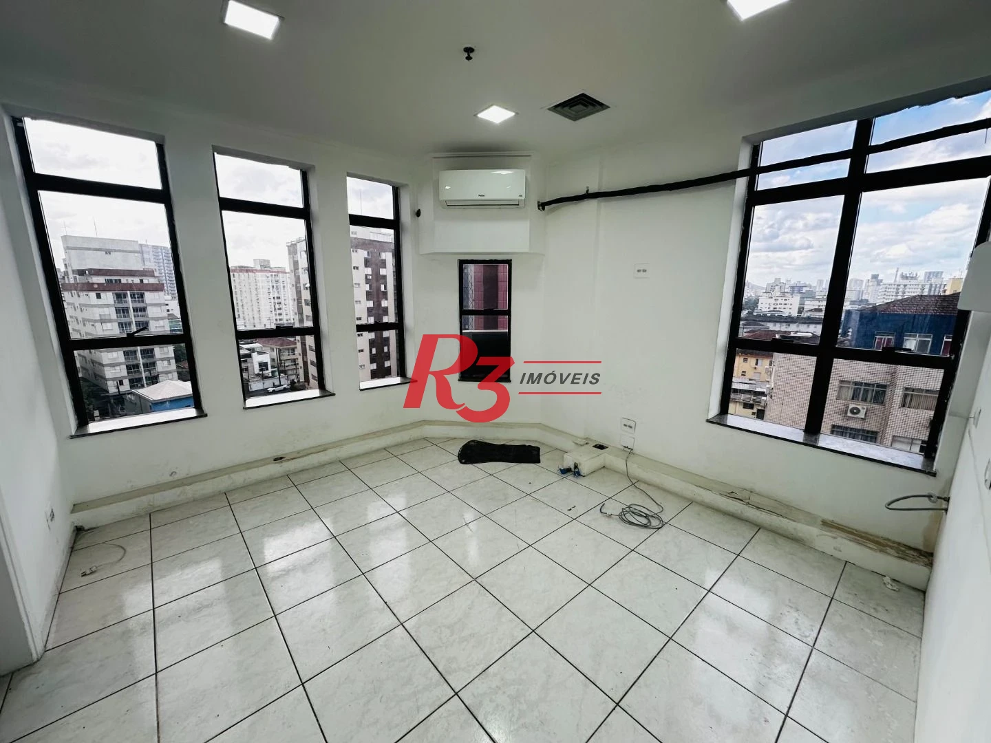Sala à venda, 43 m² por R$ 380.000,00 - Embaré - Santos/SP