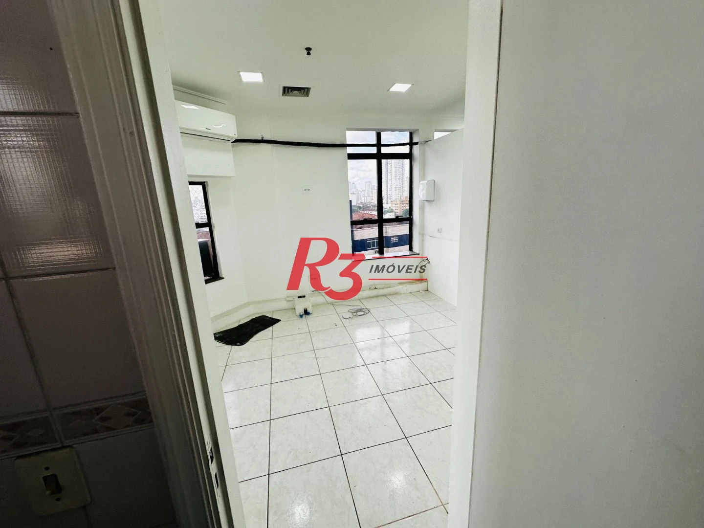 Sala à venda, 43 m² por R$ 380.000,00 - Embaré - Santos/SP