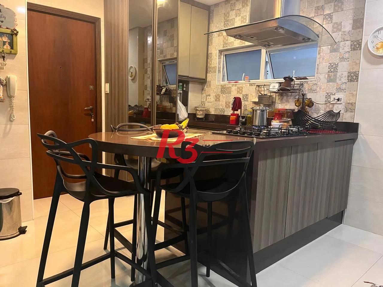 Apartamento com 3 dormitórios à venda, 120 m² por R$ 739.000,00 - Gonzaga - Santos/SP