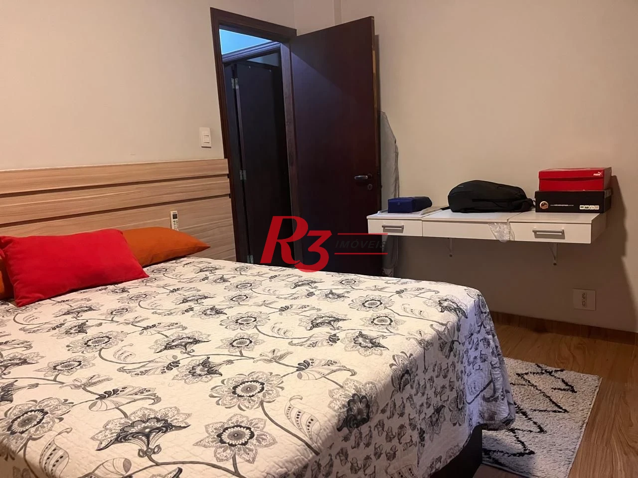 Apartamento com 3 dormitórios à venda, 120 m² por R$ 739.000,00 - Gonzaga - Santos/SP