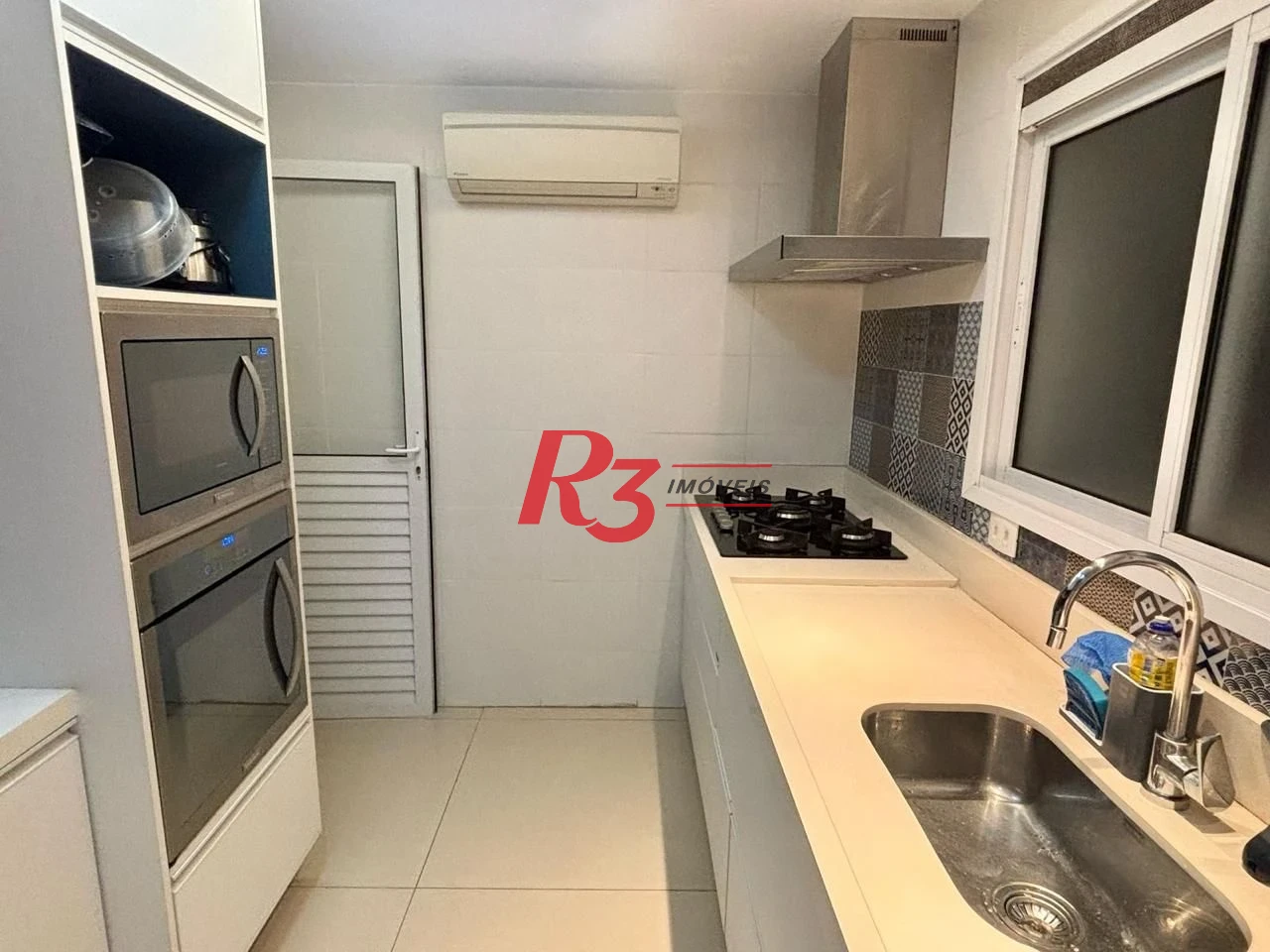 Apartamento com 3 dormitórios à venda, 131 m² por R$ 1.980.000,00 - Embaré - Santos/SP