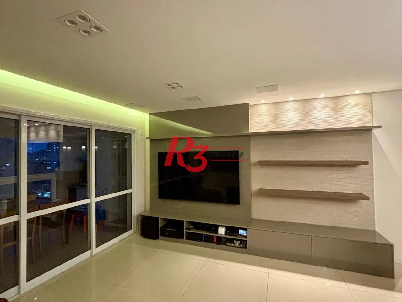 Apartamento com 3 dormitórios à venda, 131 m² por R$ 1.980.000,00 - Embaré - Santos/SP