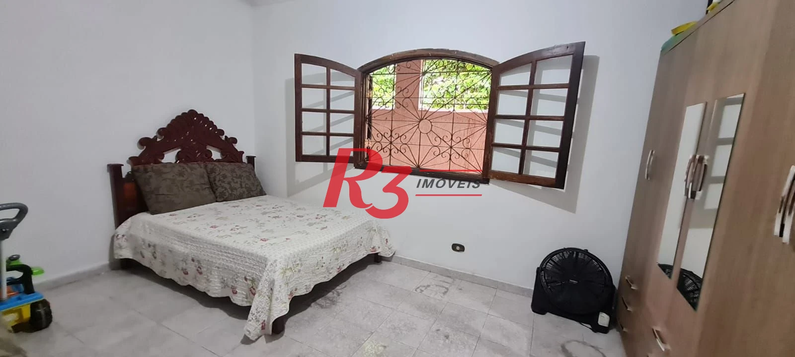 Sobrado com 5 dormitórios à venda, 600 m² por R$ 960.000,00 - Vila Cascatinha - São Vicente/SP