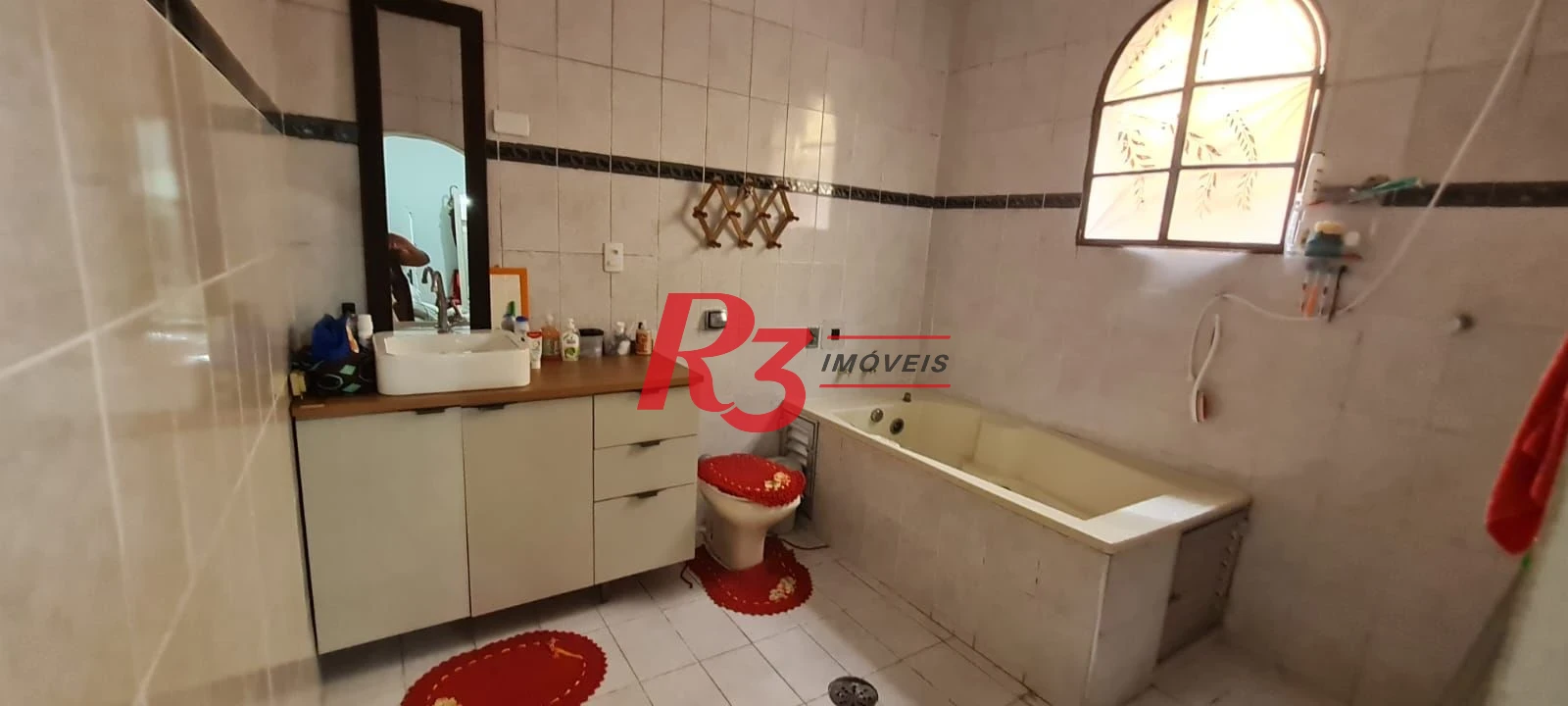 Sobrado com 5 dormitórios à venda, 600 m² por R$ 960.000,00 - Vila Cascatinha - São Vicente/SP