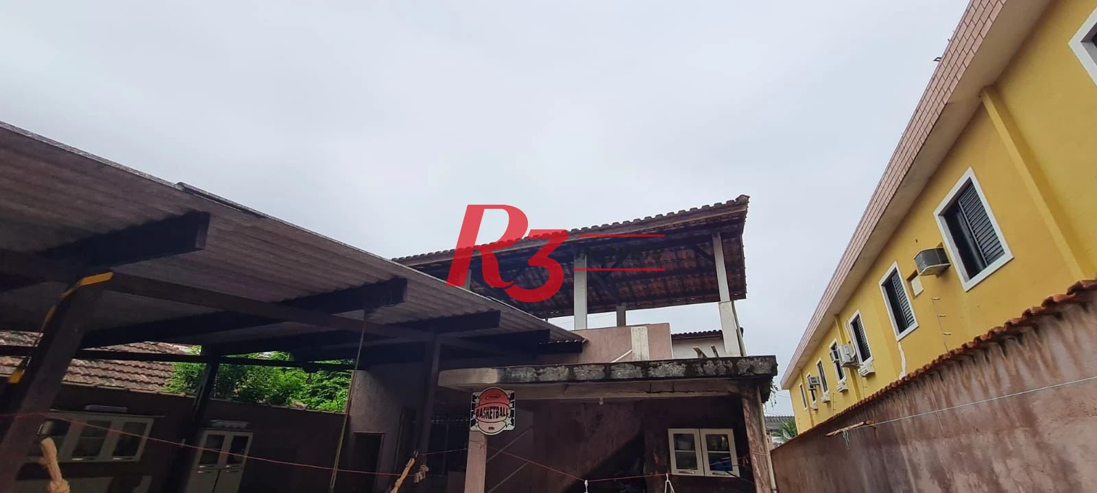 Sobrado com 5 dormitórios à venda, 600 m² por R$ 960.000,00 - Vila Cascatinha - São Vicente/SP