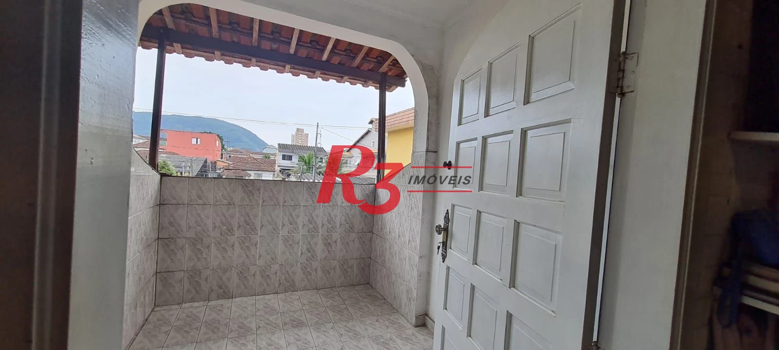 Sobrado com 5 dormitórios à venda, 600 m² por R$ 960.000,00 - Vila Cascatinha - São Vicente/SP