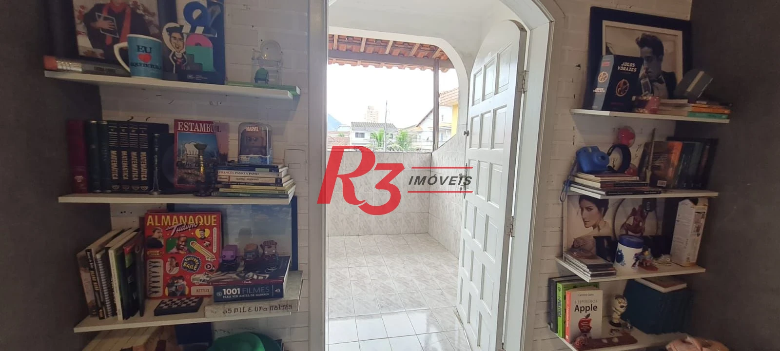 Sobrado com 5 dormitórios à venda, 600 m² por R$ 960.000,00 - Vila Cascatinha - São Vicente/SP