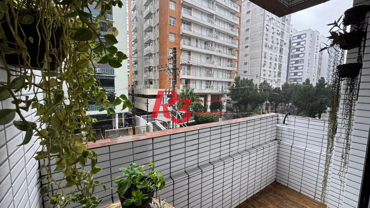 Apartamento á venda 1 quarto com varanda no Gonzaga, Santos