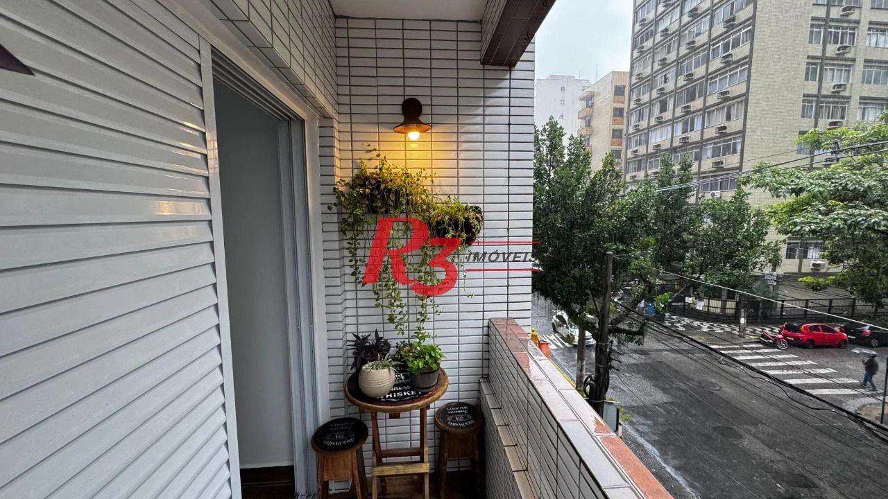 Apartamento á venda 1 quarto com varanda no Gonzaga, Santos