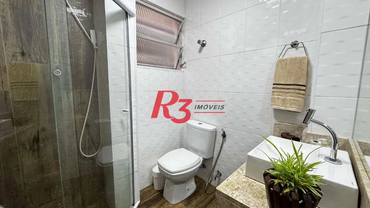 Apartamento á venda 1 quarto com varanda no Gonzaga, Santos