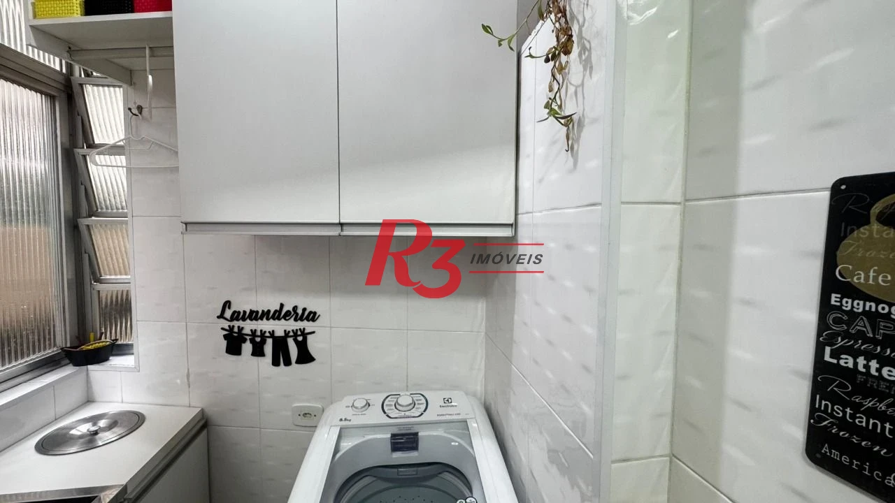 Apartamento á venda 1 quarto com varanda no Gonzaga, Santos