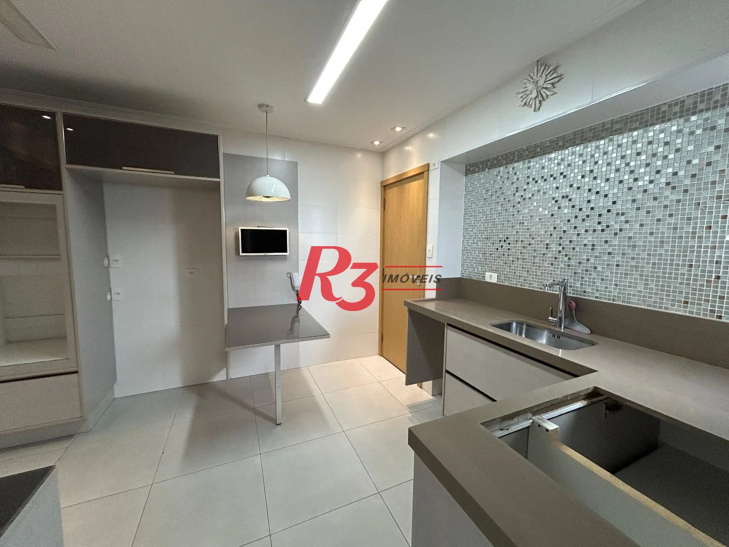 Apartamento com 2 dormitórios à venda, 102 m² por R$ 1.000.000,00 - Pompéia - Santos/SP
