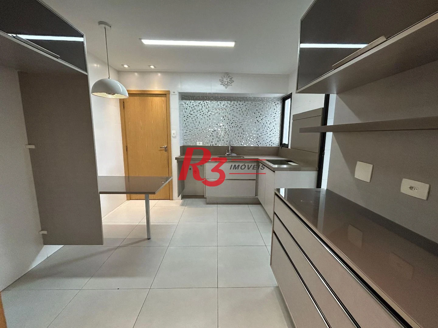 Apartamento com 2 dormitórios à venda, 102 m² por R$ 1.000.000,00 - Pompéia - Santos/SP