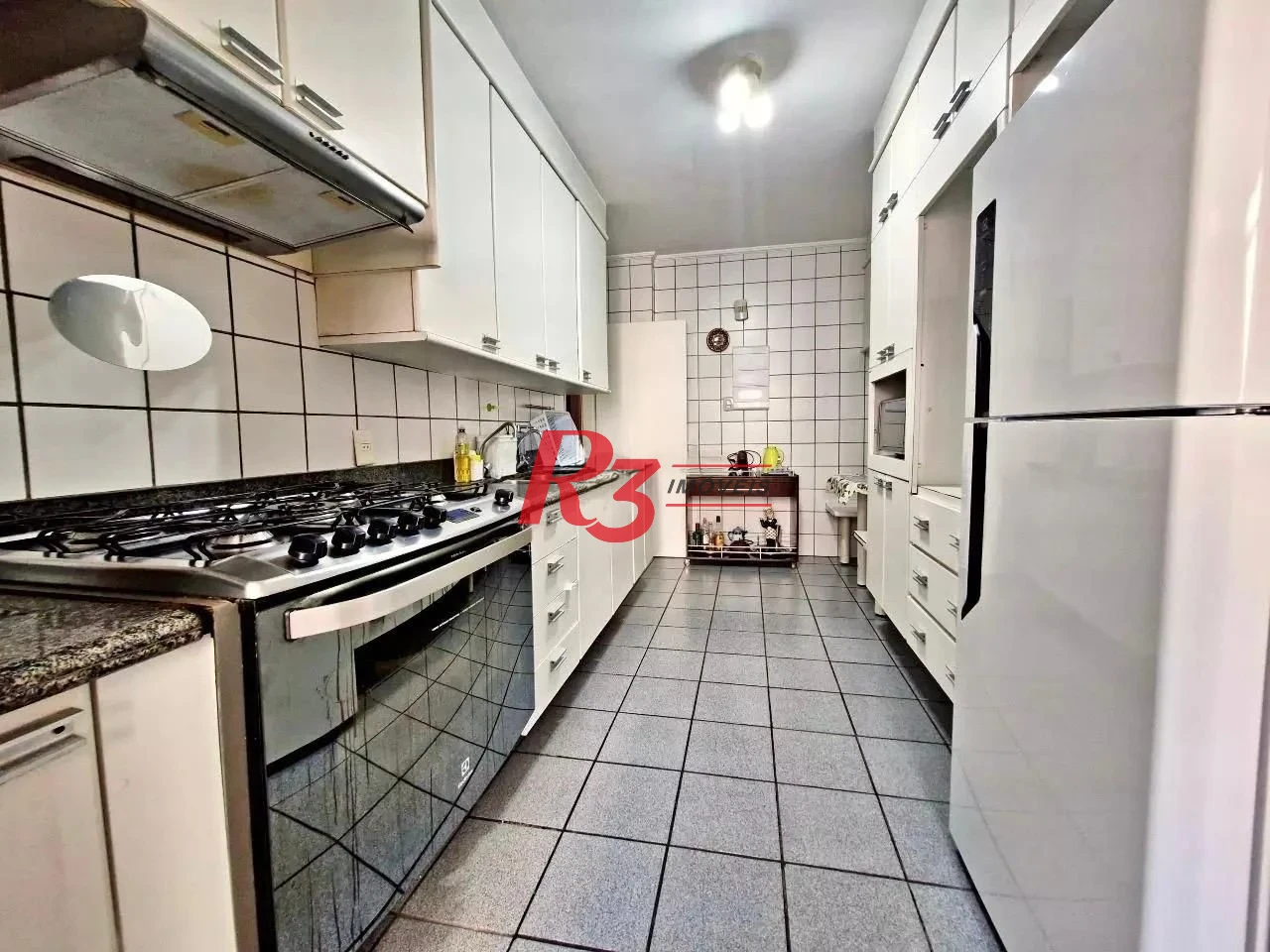 Apartamento com 3 dormitórios à venda, 187 m² por R$ 1.350.000,00 - Gonzaga - Santos/SP