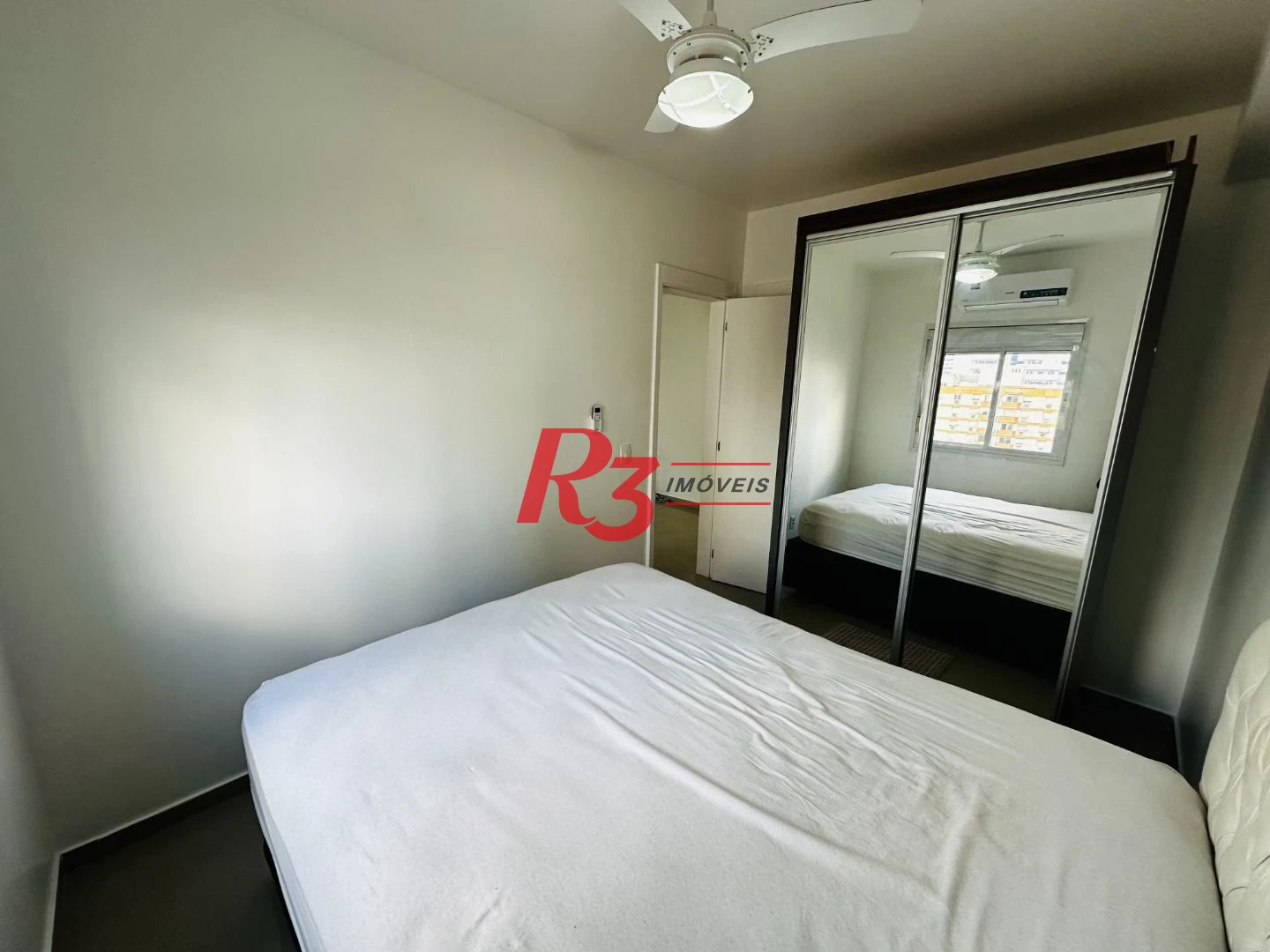 Apartamento com 1 dormitório para alugar, 47 m² por R$ 4.300,00/mês - Boqueirão - Santos/SP