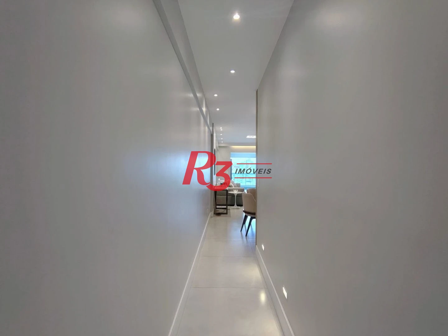 Apartamento com 3 dormitórios para alugar, com 104m², por R$ 15.000,00/mês - Gonzaga - Santos/SP
