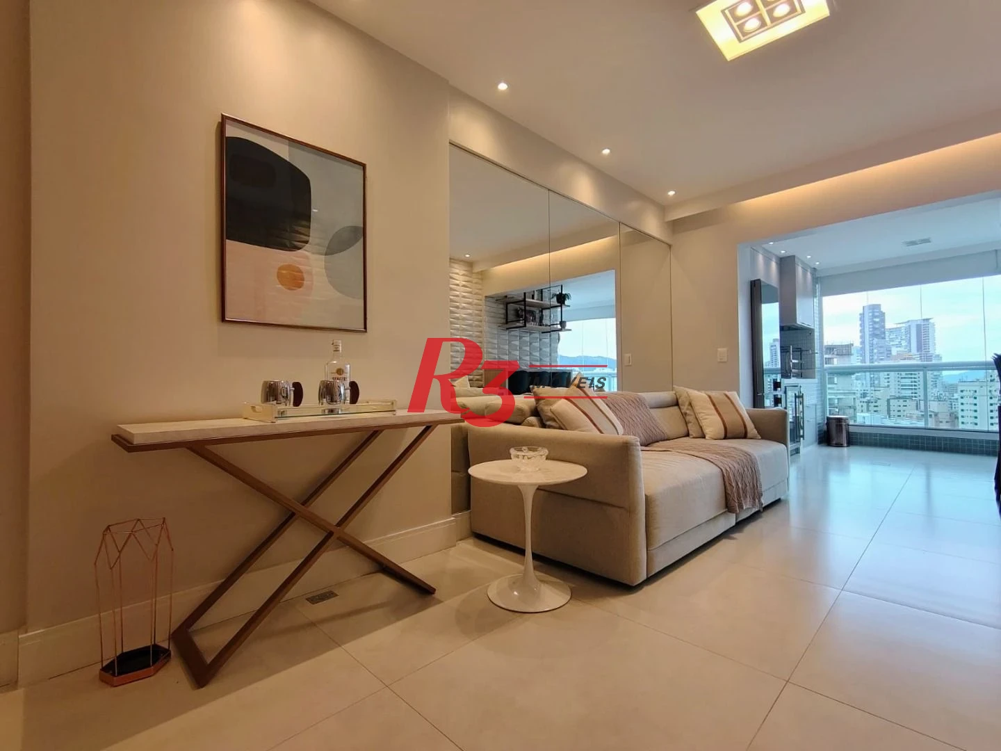 Apartamento com 3 dormitórios para alugar, com 104m², por R$ 15.000,00/mês - Gonzaga - Santos/SP