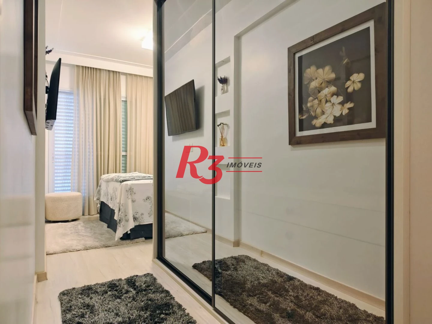 Apartamento com 3 dormitórios para alugar, com 104m², por R$ 15.000,00/mês - Gonzaga - Santos/SP